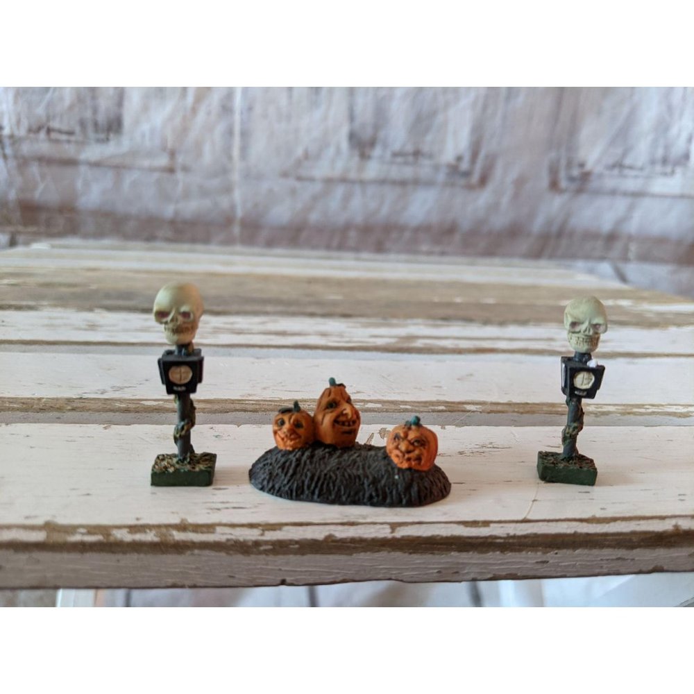 Hawthorne village speaker box ghoulish pumpkins se